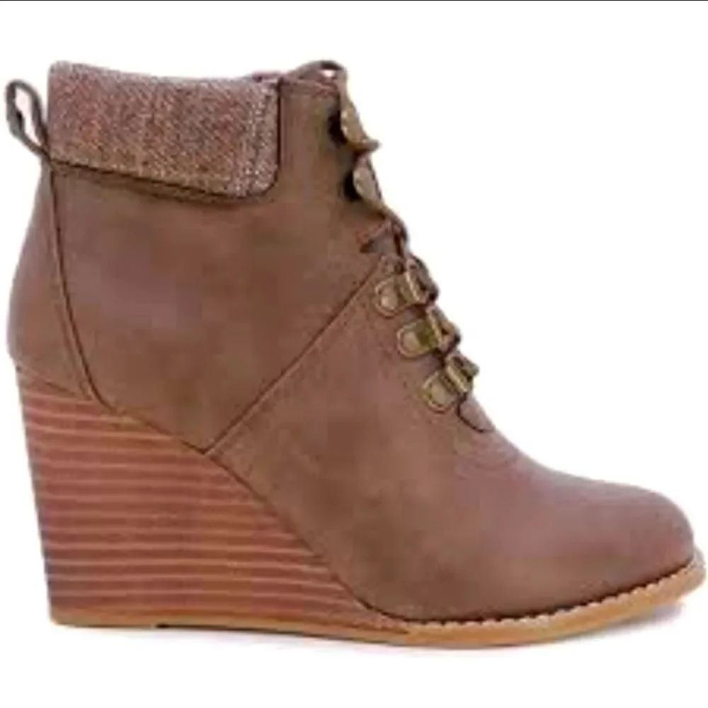 NAUTICA ONYX WEDGE LACE UP WOMEN'S ANKLE BOOTIES